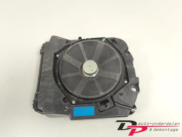 Używane Subwoofer BMW 5 serie Touring (F11) 520d xDrive 16V Cena € 35,00 Procedura marży oferowane przez DP Auto-onderdelen & Demontage