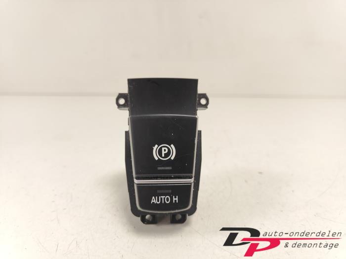 Gebrauchte Handbremse Schalter BMW 5 serie Touring (F11) 520d xDrive 16V Preis € 9,95 Margenregelung angeboten von DP Auto-onderdelen & Demontage