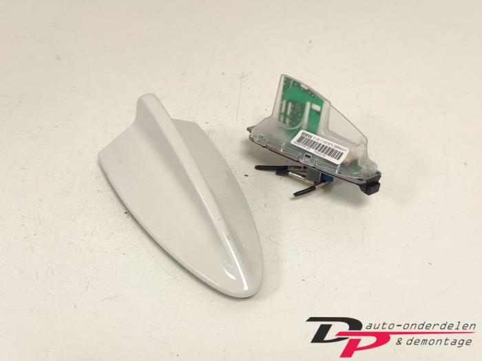 Używane Antena BMW 3 serie Touring (E91) 318d 16V Cena € 19,95 Procedura marży oferowane przez DP Auto-onderdelen & Demontage