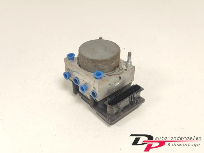 Gebrauchte ABS Pumpe Nissan Note (E11) 1.4 16V Preis € 20,00 Margenregelung angeboten von DP Auto-onderdelen & Demontage