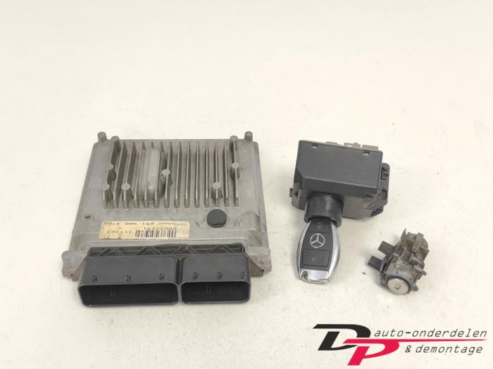 Used Ignition lock + computer Mercedes CLA Shooting Brake (117.9) 2.2 CLA-200 CDI, 200 d 16V Price € 99,95 Margin scheme offered by DP Auto-onderdelen & Demontage