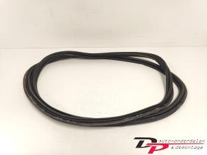 Gebrauchte Heckklappengummi Opel Astra K Sports Tourer 1.0 Turbo 12V Preis € 18,00 Margenregelung angeboten von DP Auto-onderdelen & Demontage