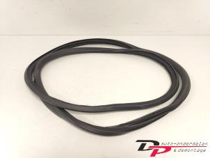 Begagnade Främre dörrtätning, 4-dörrars, höger Opel Astra K Sports Tourer 1.0 Turbo 12V Pris € 15,00 Marginaltabell erbjuds av DP Auto-onderdelen & Demontage
