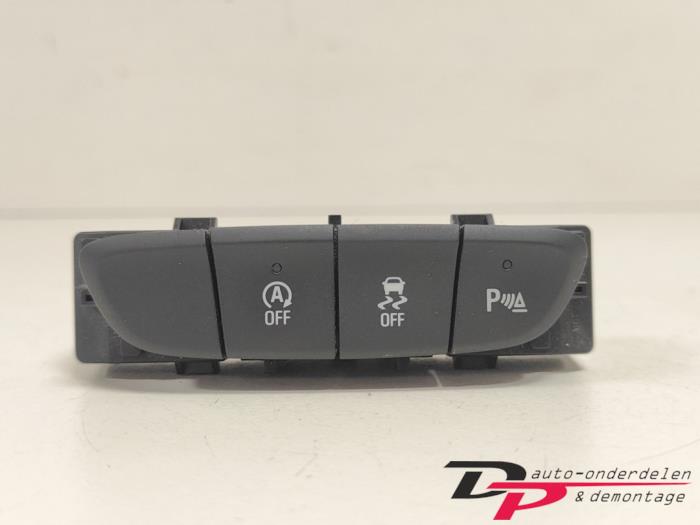 Używane Przelacznik Start/Stop Opel Astra K Sports Tourer 1.0 Turbo 12V Cena € 15,00 Procedura marży oferowane przez DP Auto-onderdelen & Demontage