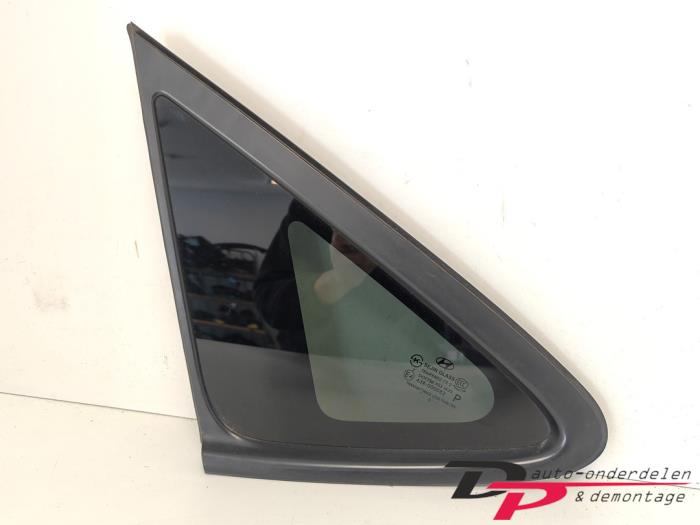 Rear vent glass