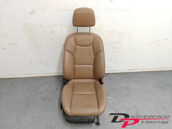Używane Fotel prawy Mercedes C Estate (S204) 2.2 C-200 CDI 16V BlueEFFICIENCY Cena € 100,00 Procedura marży oferowane przez DP Auto-onderdelen & Demontage