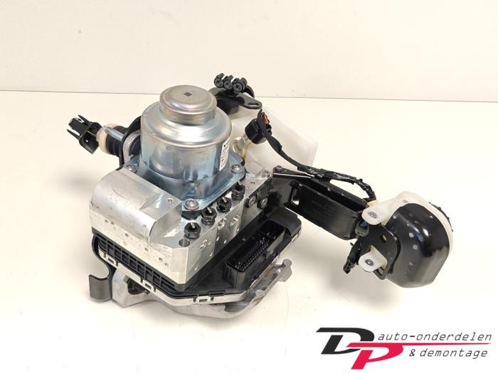Begagnade ABS-pump Volvo XC40 (XZ) 2.0 B4 16V Mild Hybrid Autom. Pris € 400,00 Marginaltabell erbjuds av DP Auto-onderdelen & Demontage