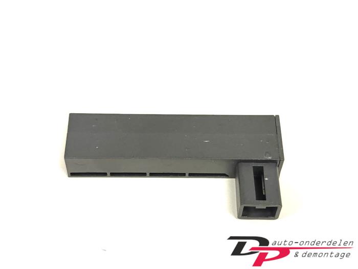 Używane Keyless Entry-Antena Volvo XC40 (XZ) 2.0 B4 16V Mild Hybrid Autom. Cena € 8,95 Procedura marży oferowane przez DP Auto-onderdelen & Demontage