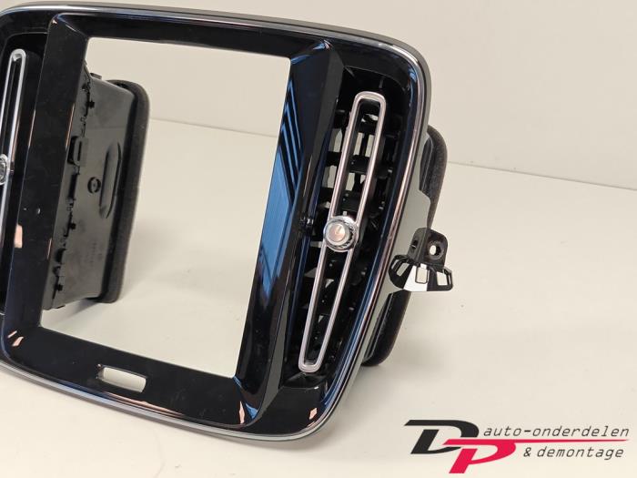 Dashboard vent Volvo XC40 2.0 B4 16V Mild Hybrid Autom. - 31442628