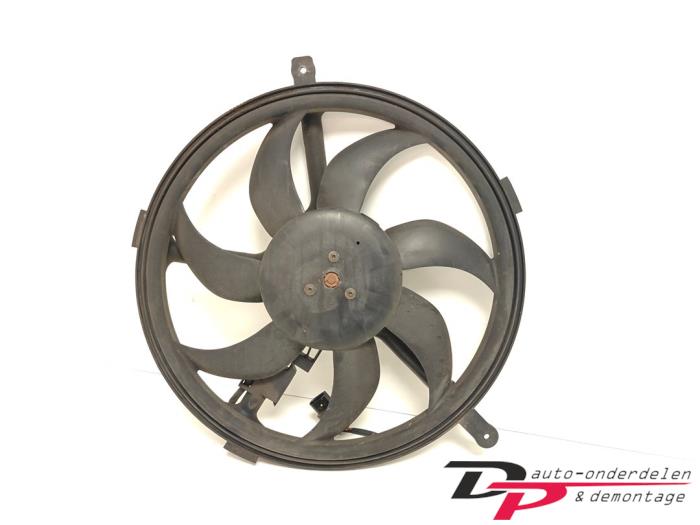 Używane Wentylator Mini Mini (R56) 1.4 16V One Cena € 20,00 Procedura marży oferowane przez DP Auto-onderdelen & Demontage