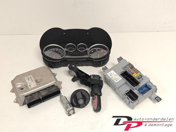 Used Ignition lock + computer Alfa Romeo MiTo (955) 1.3 JTDm 16V Eco Price € 100,00 Margin scheme offered by DP Auto-onderdelen & Demontage