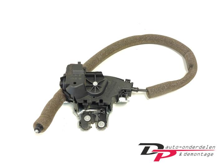 Tailgate boot lock motor