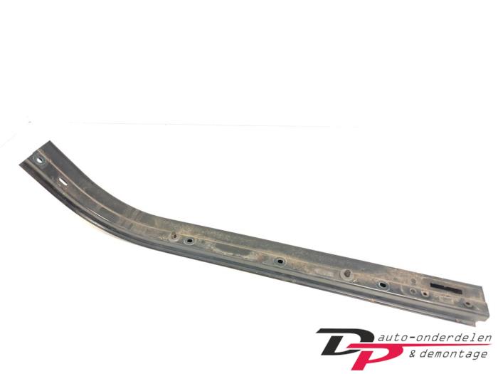 Sliding door rail trim – 9033X8