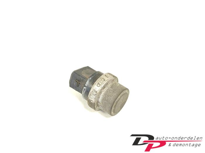 Used Engine temperature sensor Volkswagen Golf III Cabrio Restyling (1E7) 2.0 Price € 9,95 Margin scheme offered by DP Auto-onderdelen & Demontage