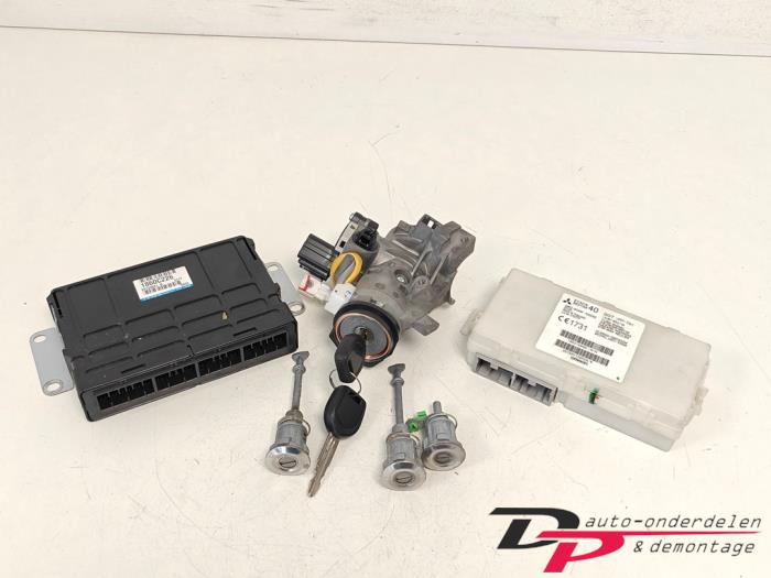Used Ignition lock + computer Mitsubishi Space Star (A0) 1.0 12V Price € 90,00 Margin scheme offered by DP Auto-onderdelen & Demontage