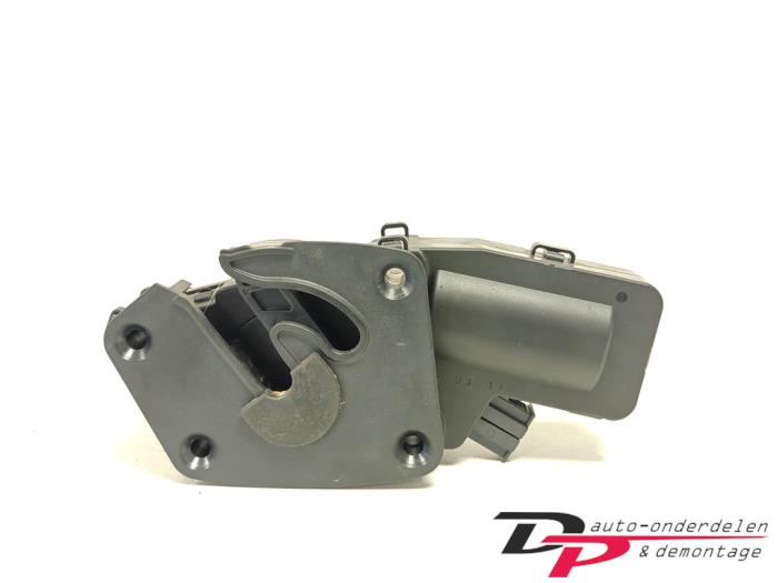 Tailgate boot lock motor