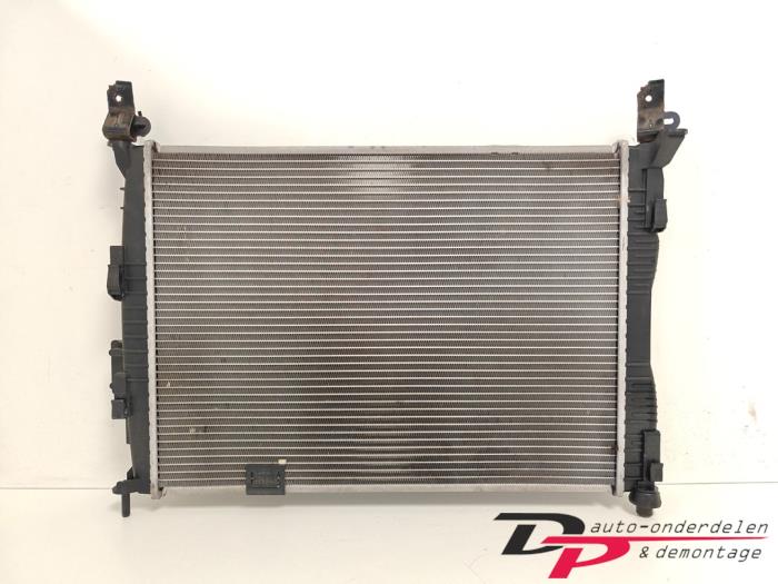 Used Radiator Nissan Qashqai (J10) 2.0 16V Price € 40,00 Margin scheme offered by DP Auto-onderdelen & Demontage
