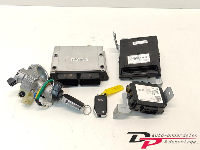 Used Ignition lock + computer Kia Ceed (CDB5/CDBB) 1.0i T-GDi 12V Price € 125,00 Margin scheme offered by DP Auto-onderdelen & Demontage