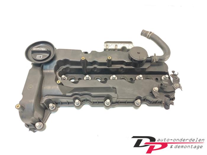 Ventildeckel van een Opel Meriva (B) 1.6 CDTI 16V 2014