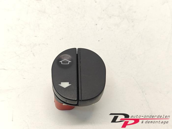 Usados Interruptor de ventanilla eléctrica Ford Fusion 1.4 16V Precio € 4,95 Norma de margen ofrecido por DP Auto-onderdelen & Demontage