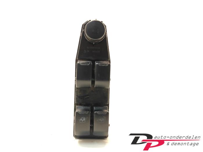 Usados Interruptor de ventanilla eléctrica Chevrolet Spark (M300) 1.0 16V Bifuel Precio € 14,00 Norma de margen ofrecido por DP Auto-onderdelen & Demontage