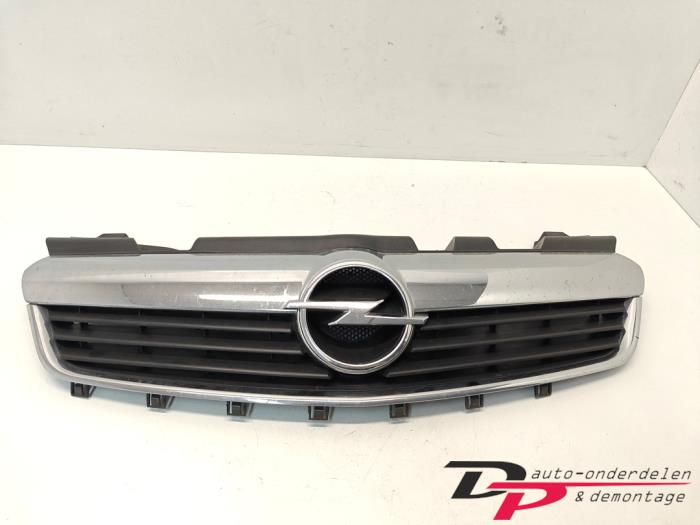 Używane Grill Opel Zafira (M75) 1.8 16V Ecotec Cena € 30,00 Procedura marży oferowane przez DP Auto-onderdelen & Demontage