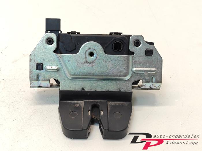 Tailgate boot lock motor