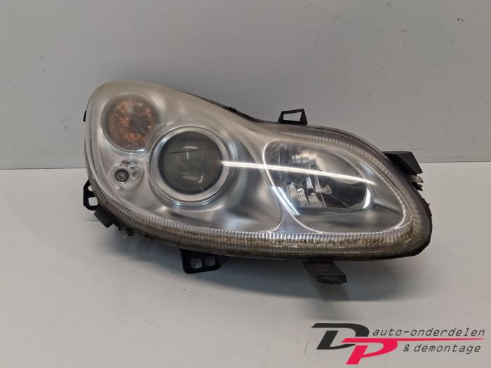Używane Reflektor prawy Smart Fortwo Coupé (451.3) 1.0 45 KW Cena € 124,00 Procedura marży oferowane przez DP Auto-onderdelen & Demontage