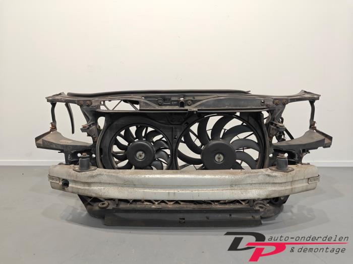 Używane Panel przedni Audi A4 (B7) 1.8 T 20V Cena € 100,00 Procedura marży oferowane przez DP Auto-onderdelen & Demontage