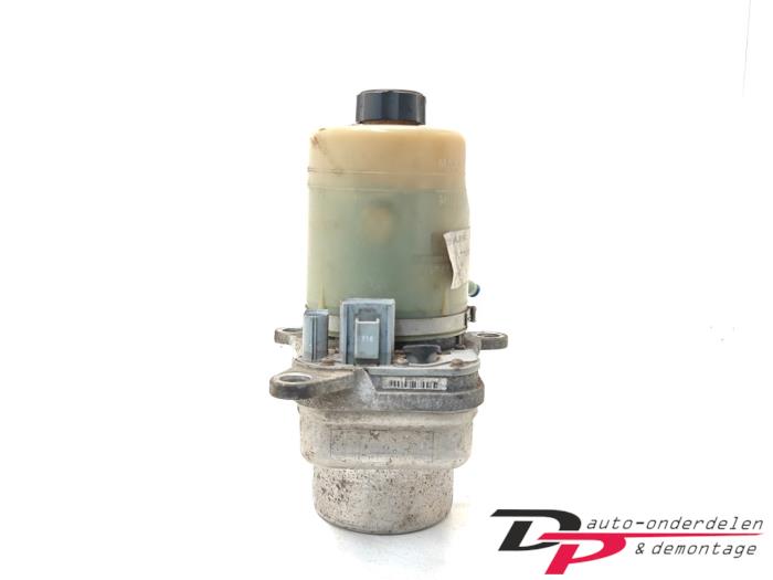 Usagé Pompe de direction Ford C-Max (DM2) 1.8 16V Prix € 50,00 Règlement à la marge proposé par DP Auto-onderdelen & Demontage