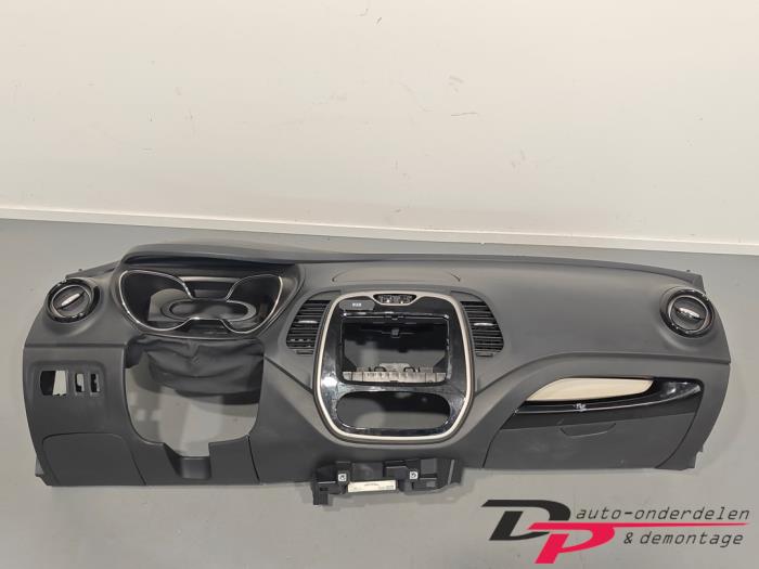 Usados Salpicadero Renault Captur I (2R) 0.9 Energy TCE 12V Precio € 200,00 Norma de margen ofrecido por DP Auto-onderdelen & Demontage