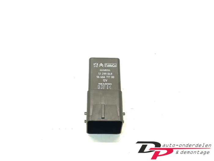 Glow plug pre-heat relay