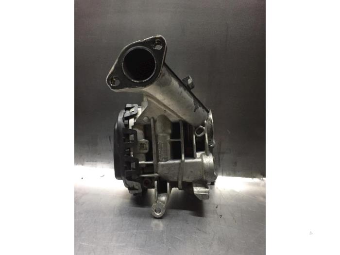 EGR valve from a Peugeot 308 SW (L4/L9/LC/LJ/LR) 1.6 BlueHDi 120 2015