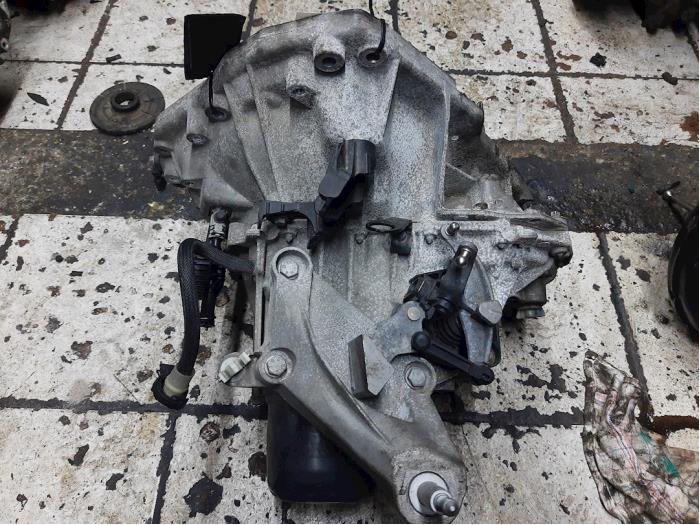Gearbox from a Renault Twingo III (AH) 1.0 SCe 70 12V 2016