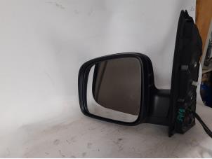 Used Wing mirror, left Volkswagen Caddy Combi IV 2.0 TDI 102 Price € 125,00 Margin scheme offered by Uittenbogaard onderdelen BV