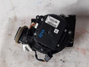 Usagé Moto ventilateur Citroen DS5 (KD/KF) 2.0 165 HYbrid4 16V Prix € 75,00 Règlement à la marge proposé par Uittenbogaard onderdelen BV