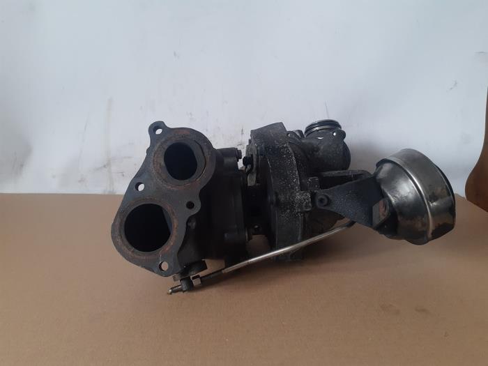 Gebrauchte Turbo BMW X5 (F15) Preis € 300,00 Margenregelung angeboten von Uittenbogaard onderdelen BV