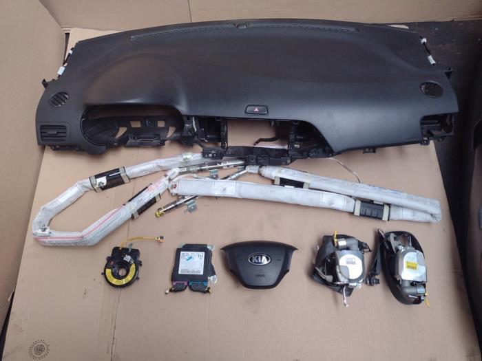 Airbag set + dashboard van een Kia Picanto (TA) 1.0 12V 2015
