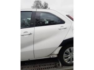Usagé Portière 4portes arrière gauche Toyota Aygo X 1.0 12V VVT-i Prix € 600,00 Règlement à la marge proposé par Uittenbogaard onderdelen BV