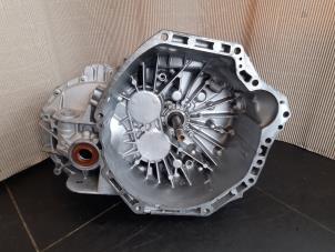 Inspektierte Getriebe Renault Trafic (1EL) 1.6 dCi 120 Twin Turbo Preis € 1.210,00 Mit Mehrwertsteuer angeboten von Uittenbogaard onderdelen BV