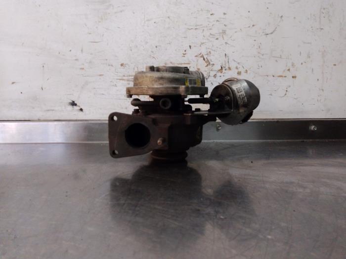 Gebrauchte Turbo Ford Focus 2 2.0 TDCi 16V Preis € 150,00 Margenregelung angeboten von Uittenbogaard onderdelen BV