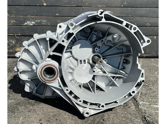 Révisé Boîte de vitesse Ford Transit Custom 2.2 TDCi 16V Prix € 1.331,00 Prix TTC proposé par Uittenbogaard onderdelen BV
