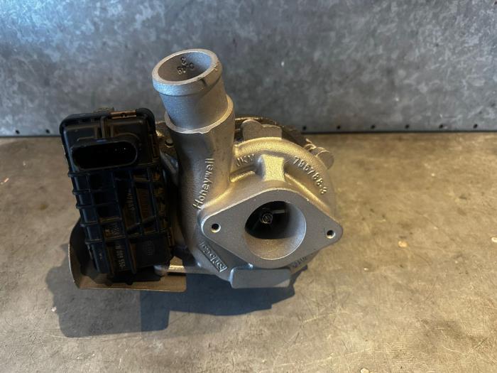 Skontrolowane Turbo Ford Transit 2.2 TDCi 16V Euro 5 Cena € 665,50 Z VAT oferowane przez Uittenbogaard onderdelen BV
