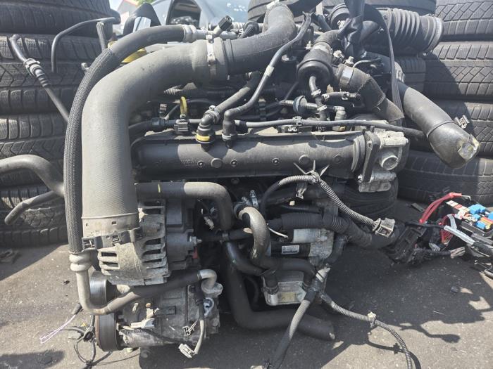 Used Engine Renault Captur I (2R) 1.2 TCE 16V EDC Price € 1.450,00 Margin scheme offered by Uittenbogaard onderdelen BV