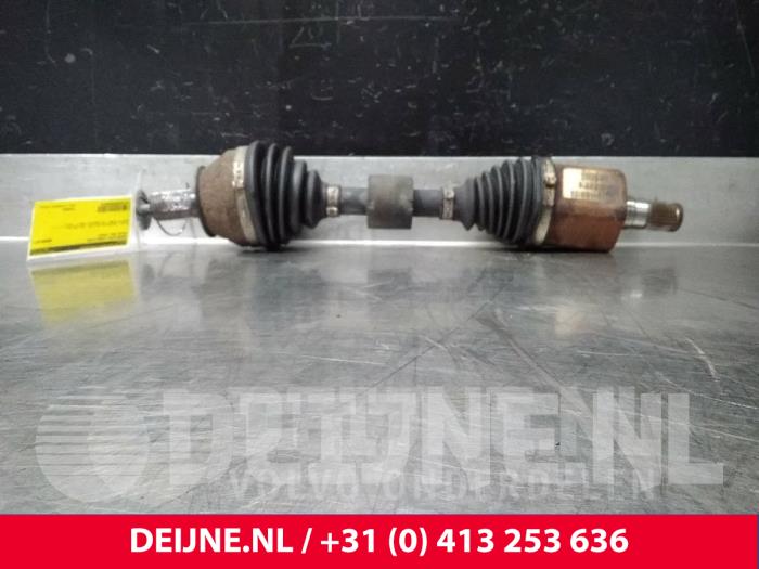Front drive shaft, left from a Volvo S80 (AR/AS) 2.4 D5 20V Autom. 2015