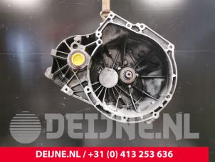 Używane Skrzynia biegów Volvo C30 (EK/MK) Cena € 250,00 Procedura marży oferowane przez van Deijne Onderdelen Uden B.V.