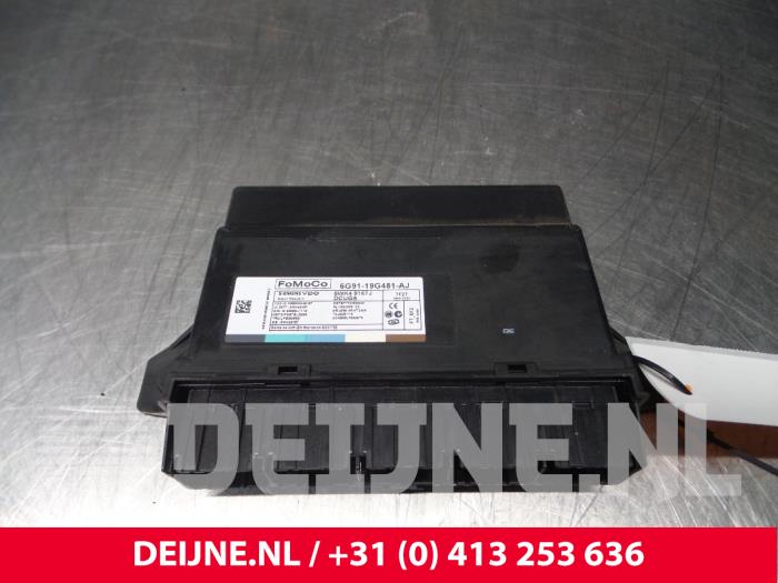 Module keyless vehicle from a Volvo XC70 (BZ) 2.4 D5 20V AWD 2008