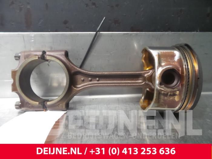 Gebrauchte Kolben Volvo V70/S70 Preis € 121,00 Mit Mehrwertsteuer angeboten von van Deijne Onderdelen Uden B.V.