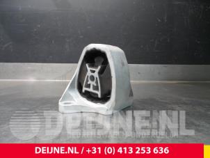 Used Engine mount Volvo V90 II (PW) 2.0 T4 16V Price € 25,00 Margin scheme offered by van Deijne Onderdelen Uden B.V.