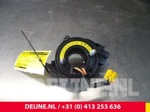 Używane Przewód spiralny poduszki powietrznej Volvo V60 I (FW/GW) 1.6 DRIVe Cena € 100,00 Procedura marży oferowane przez van Deijne Onderdelen Uden B.V.